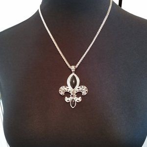 Flor de Lis silver tone necklace black faux stone